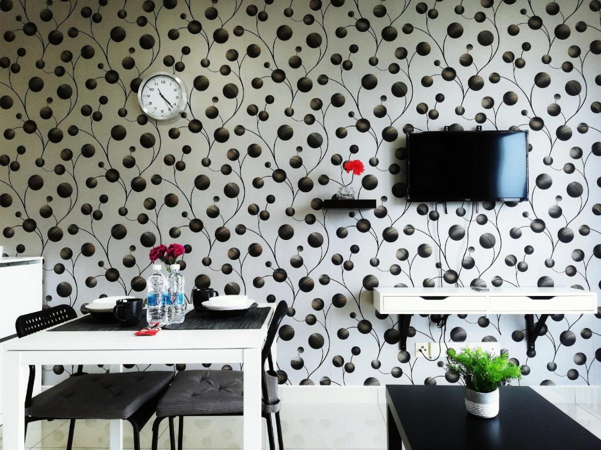 Peanut Butter Homestay - Trefoil Setia Alam Shah Alam Exterior photo