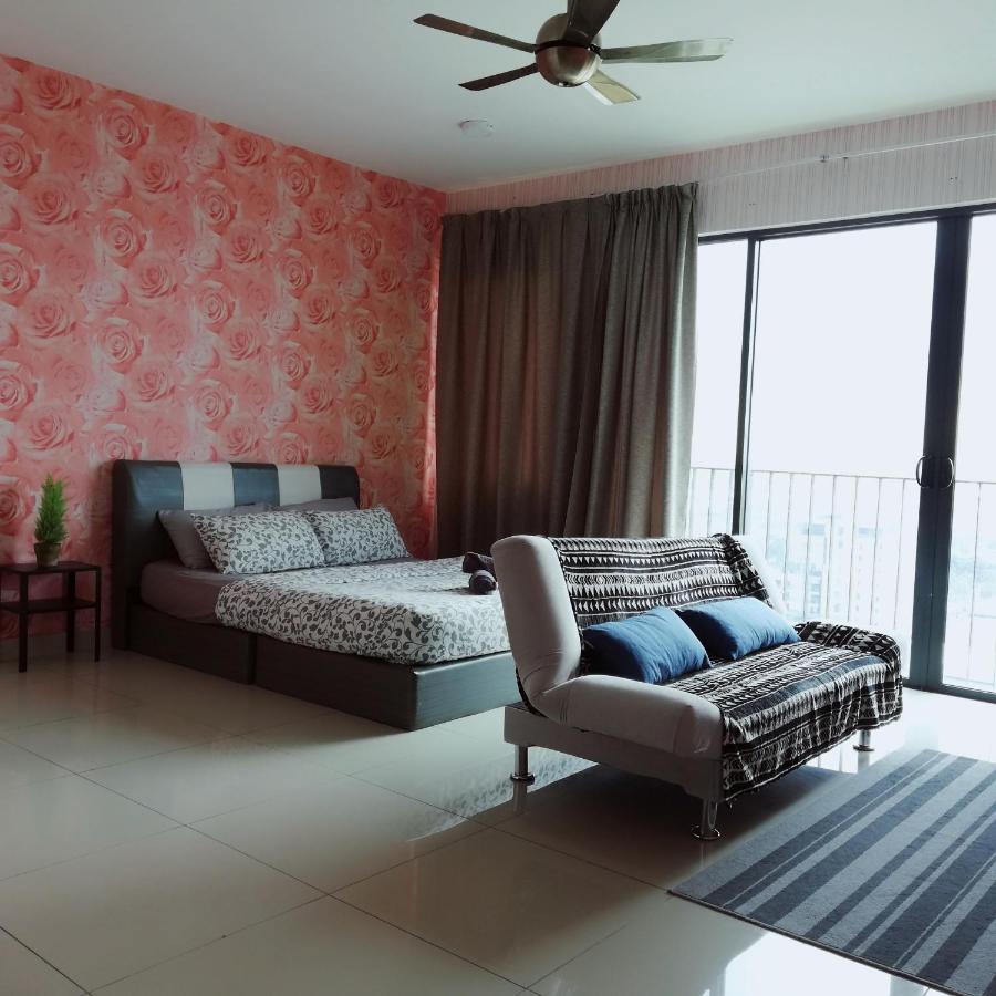 Peanut Butter Homestay - Trefoil Setia Alam Shah Alam Exterior photo