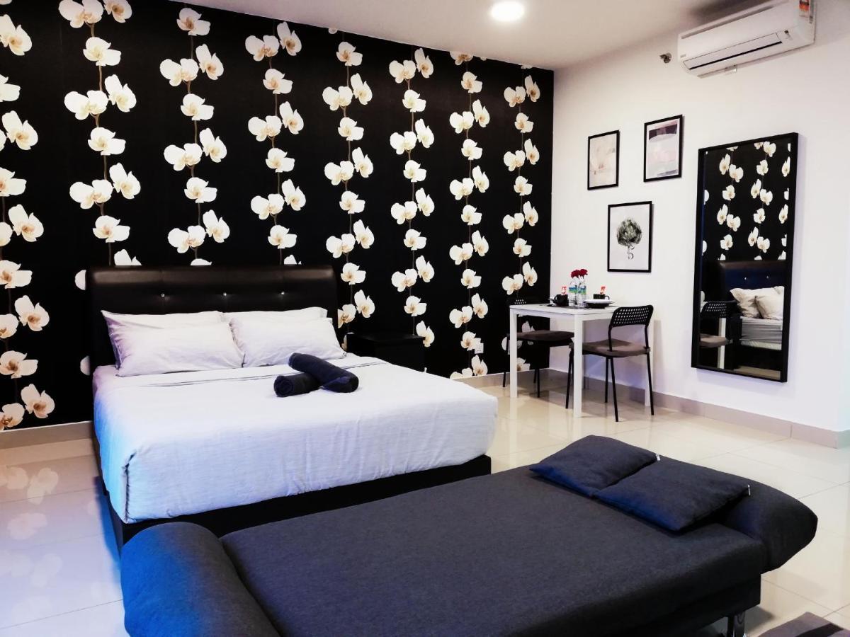 Peanut Butter Homestay - Trefoil Setia Alam Shah Alam Exterior photo